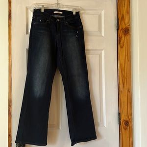 Levis 529 curvy bootcut jeans!  Size 28